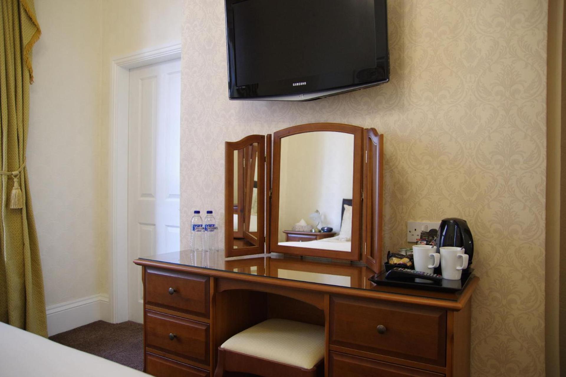 Cedar Lodge Llandudno Room photo